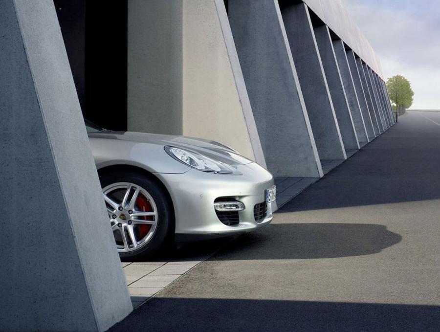  Porsche Panamera Gran Turismo 2008 года  (фото 5 из 9)